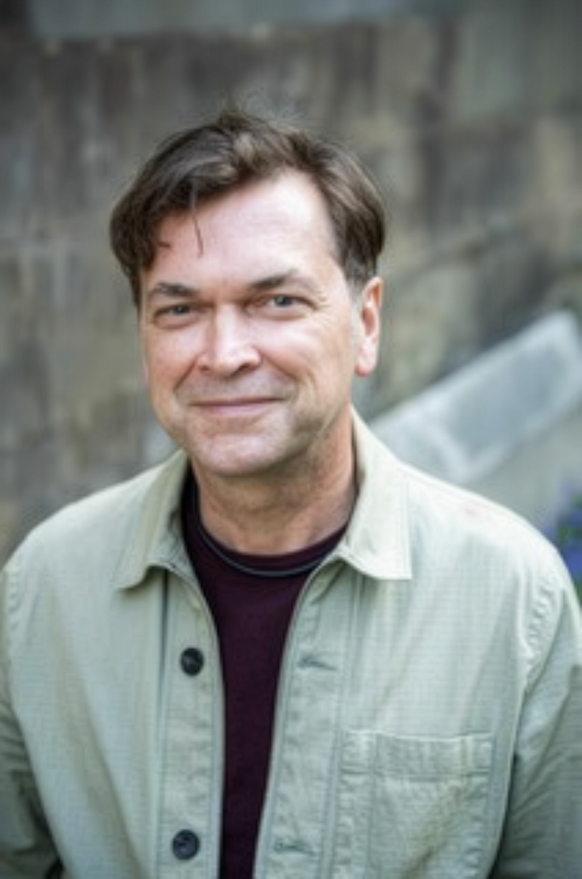 Portrait of Dr Sacha Lawrence